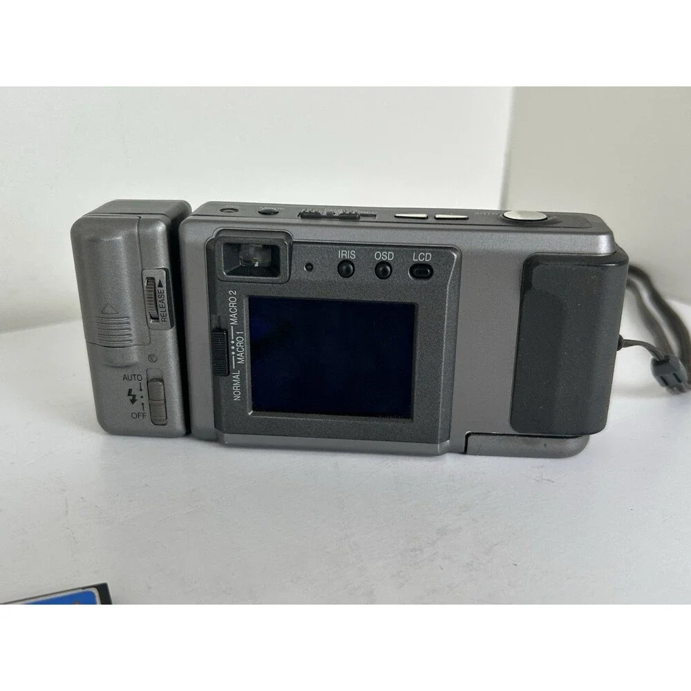 Vintage Panasonic PalmCam PV-DC1580 Digital Camera PV-DF18 Flash 8MB CF AS-IS